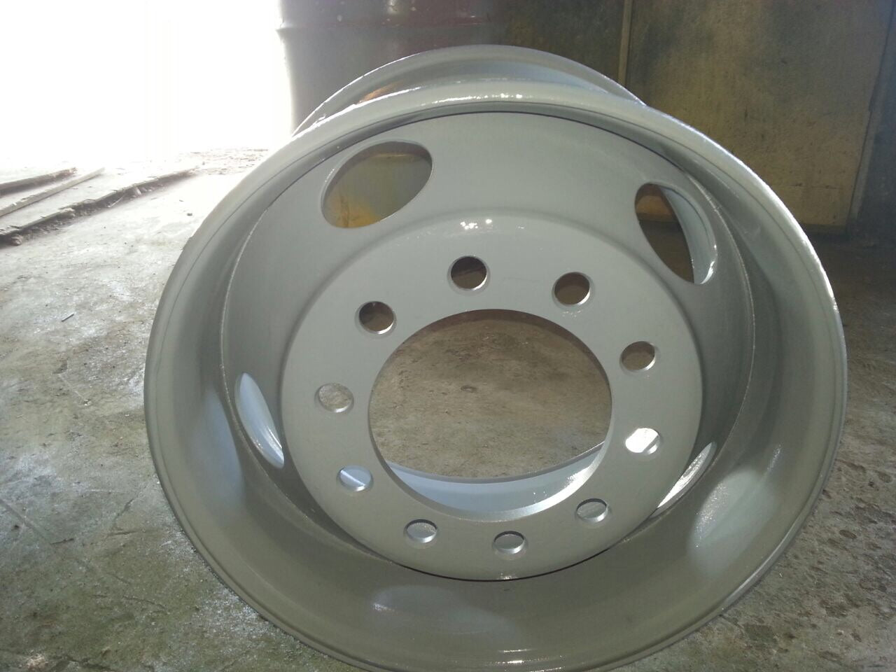 RIN 22.5x8.25  (P/CARRO MEZCLADOR)